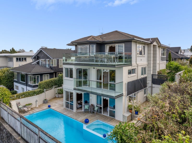 12 Fifth Avenue, Tauranga, Tauranga - Carousel 1