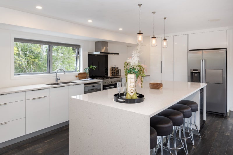 42A Glenfern Road, Mellons Bay, Auckland - Carousel 2