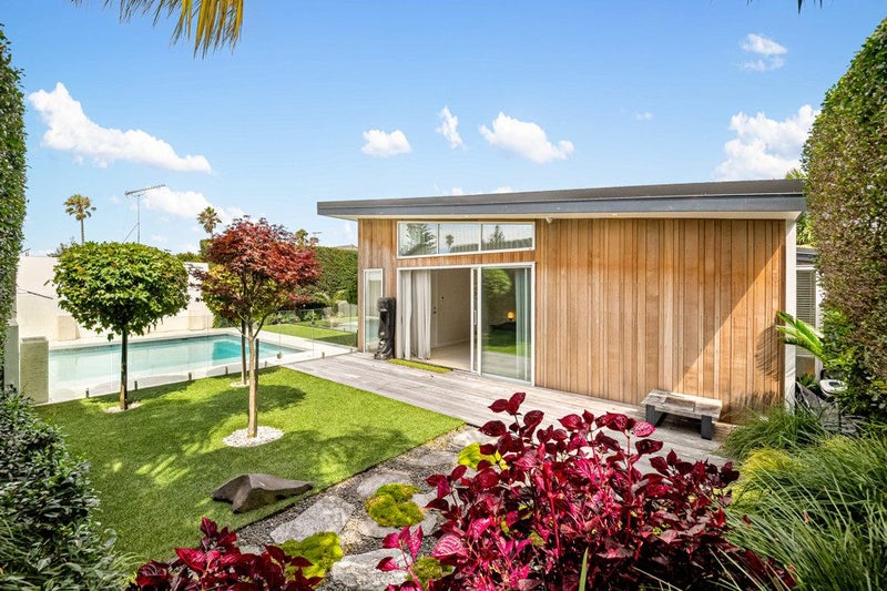 12 Tangaroa Street, Point England, Auckland - Carousel 2