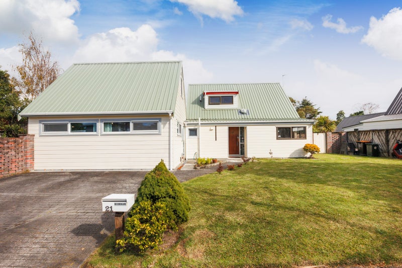 21 Heathcote Place, Fitzherbert, Palmerston North - Carousel 25