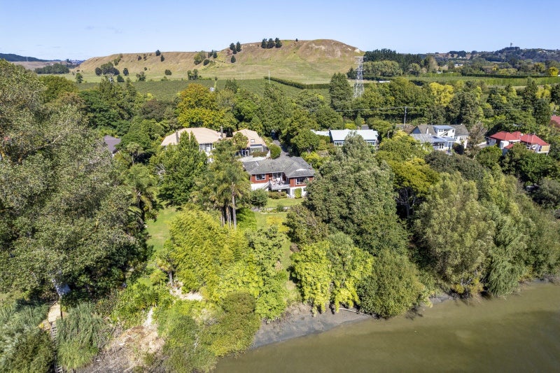 15 Riverbank Road, Okoia, Whanganui - Carousel 2