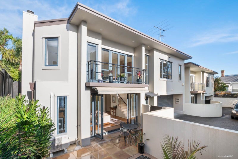 8B Birdwood Crescent, Parnell, Auckland - Carousel 1