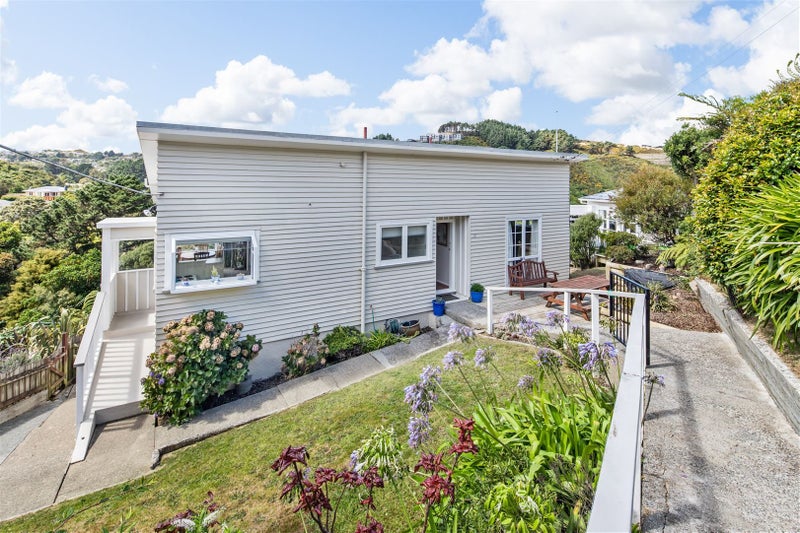 16 Dominion Park Street, Johnsonville, Wellington - Carousel 1