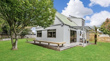 1B Stephens Place, Hairini, Tauranga - Carousel 1