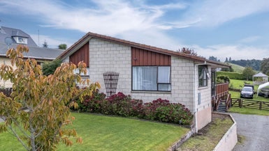 18 Darby Street, Geraldine, Geraldine - Carousel 1