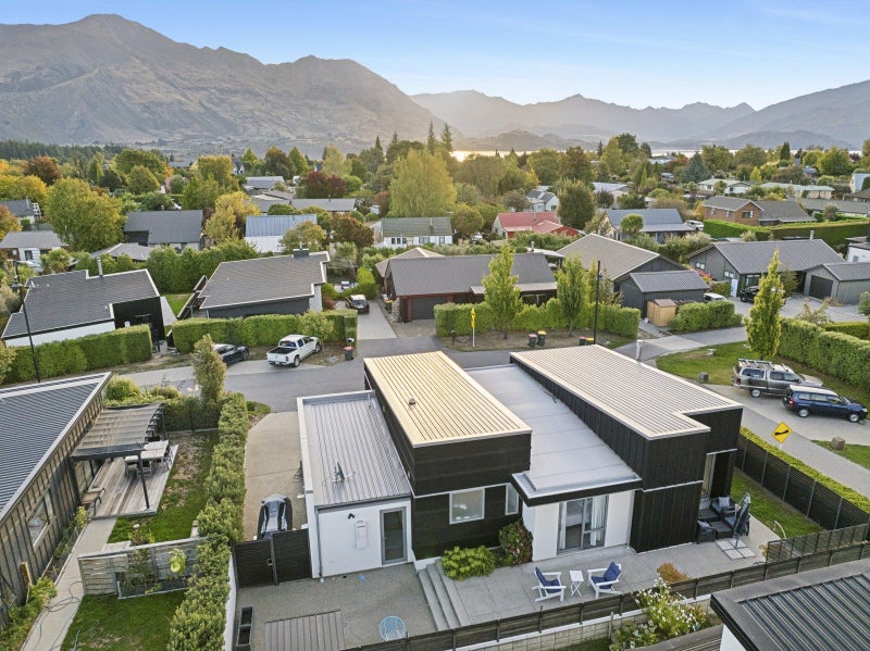 8 Kapuka Lane, Wanaka, Wanaka - Carousel 2