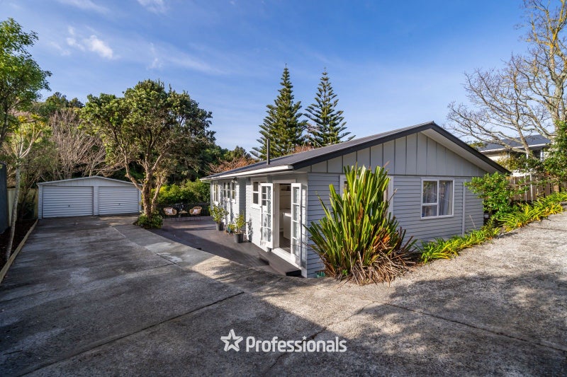 190 Dowse Drive, Maungaraki, Lower Hutt - Carousel 1