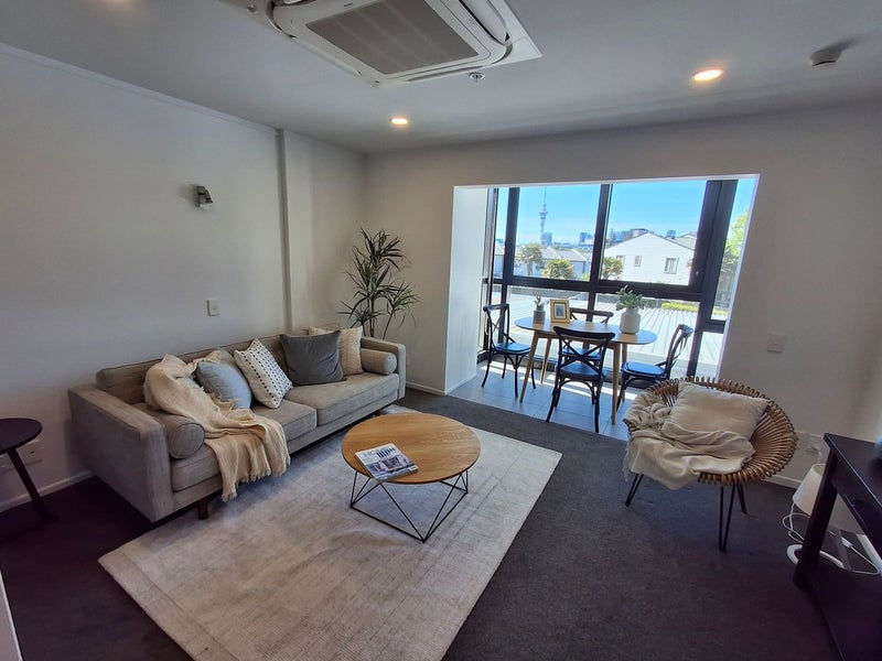 1W/16 Burton Street, Grafton, Auckland - Carousel 1