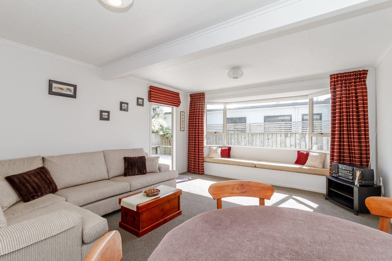 68B The Esplanade, Westshore, Napier - Carousel 1