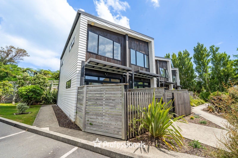 1 Glen Evans Crescent, Fairfield, Lower Hutt, Wellington - Carousel 2