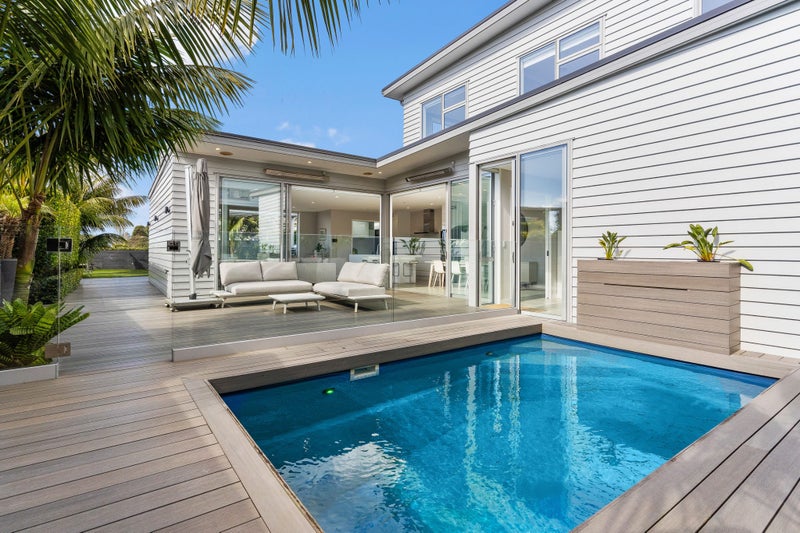 4/15 Sprott Road, Kohimarama, Auckland - Carousel 1