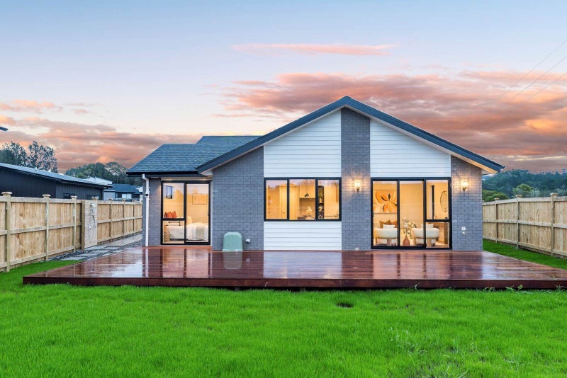 14 Kiokio Place, Swanson, Auckland - Carousel 2