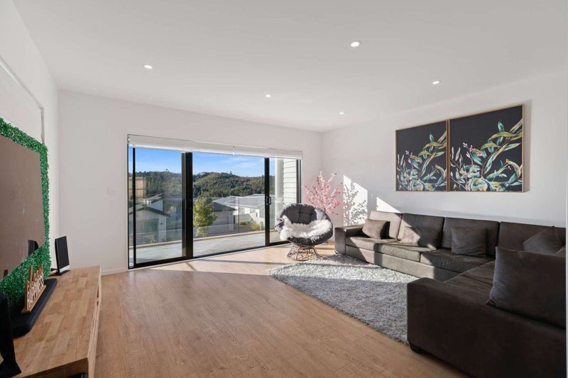 4A Ringi Lane, Orewa, Orewa - Carousel 2