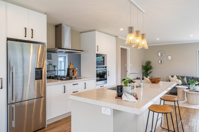 19 Te Kaeaea Crescent, Wallaceville, Upper Hutt - Carousel 2