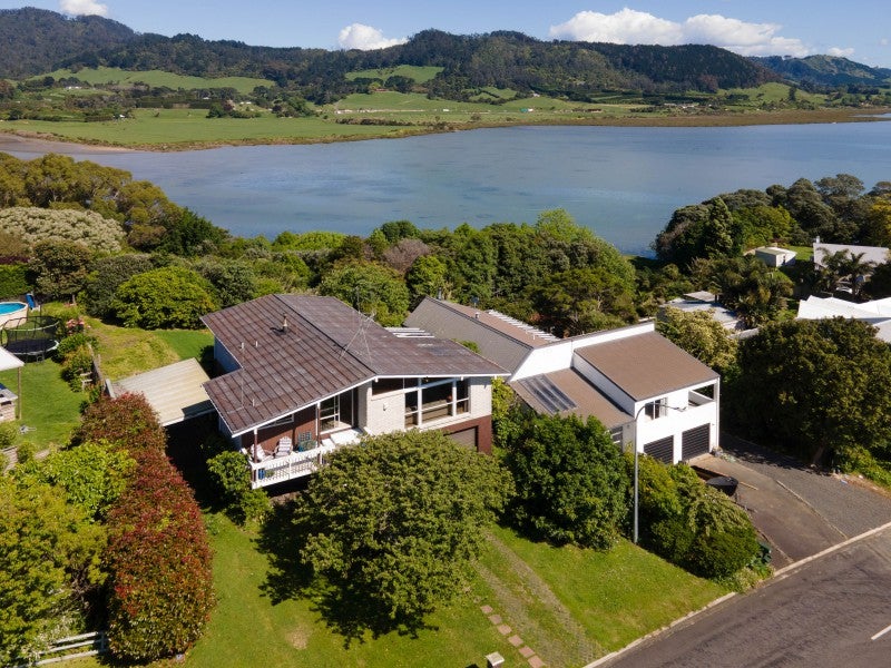5 Moana Drive, Tanners Point, Katikati - Carousel 2