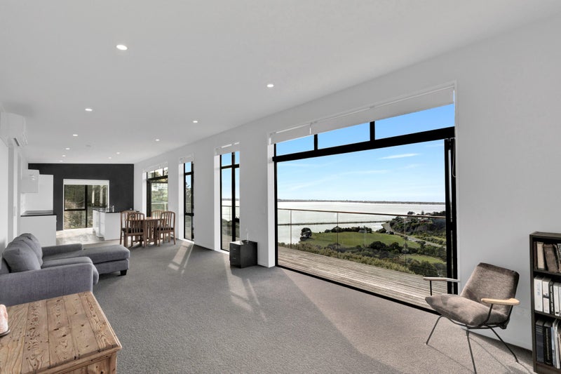 65 Santa Maria Avenue, Mount Pleasant, Christchurch - Carousel 1