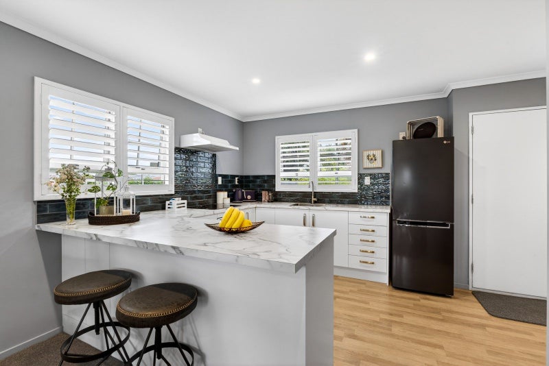 1/79 Meeanee Road, Taradale, Napier, Hawke's Bay - Carousel 2