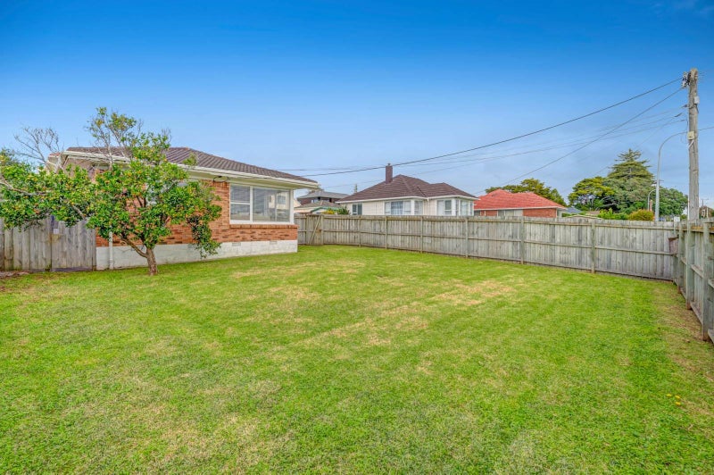 22 Shakespeare Road, Milford, North Shore City, Auckland - Carousel 19
