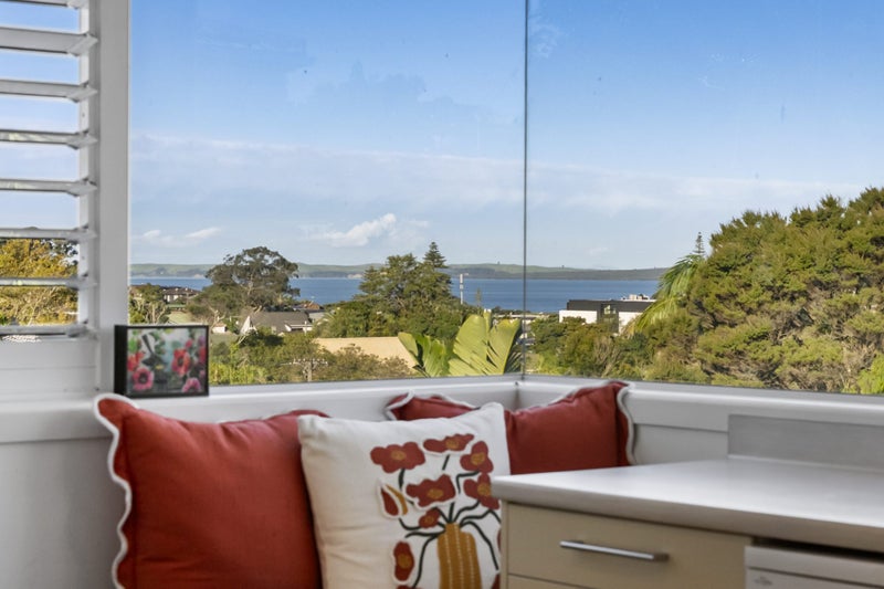 1/10 Hythe Terrace, Mairangi Bay, Auckland - Carousel 2