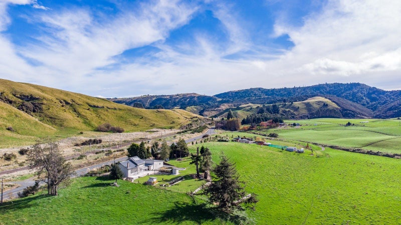 10122 State Highway 1, Taihape - Carousel 2