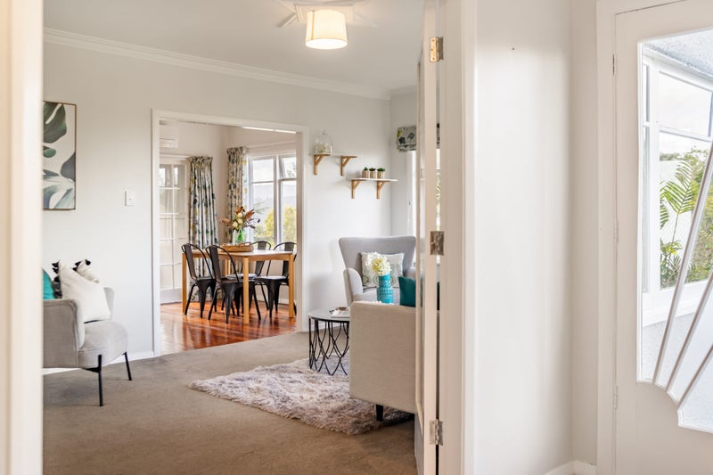 44 Gurney Road, Kelson, Lower Hutt - Carousel 2