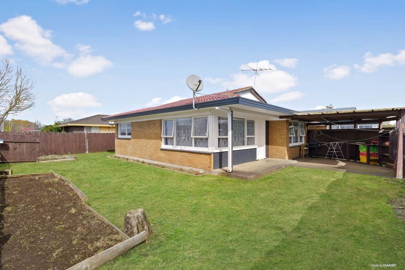 1/37 Great South Road, Takanini, Takanini - Carousel 1