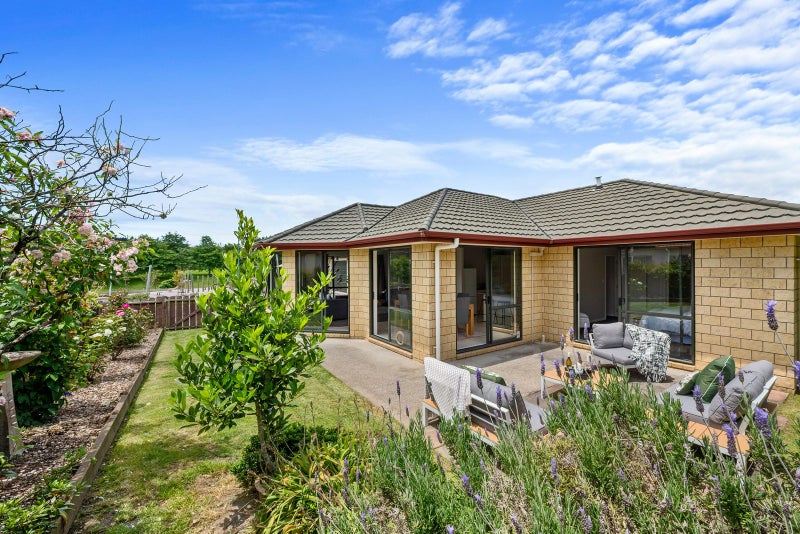38 Cabeleigh Drive, Helensville, Helensville - Carousel 1