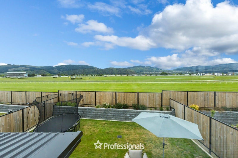 69 Cynisca Crescent, Wallaceville, Upper Hutt - Carousel 1