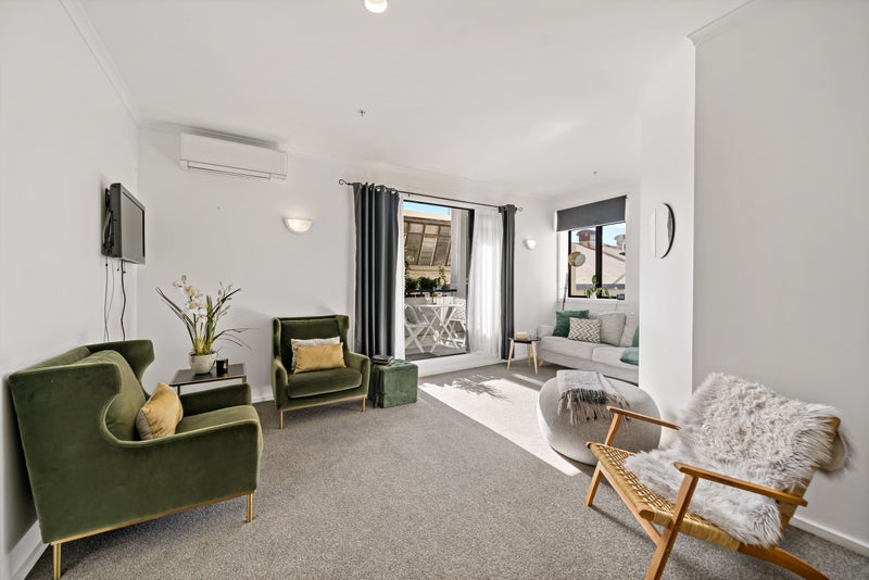 AC/8 Farnham Street, Parnell, Auckland - Carousel 2