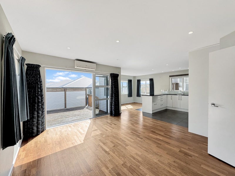 70 Waverton Terrace, Churton Park, Wellington - Carousel 1