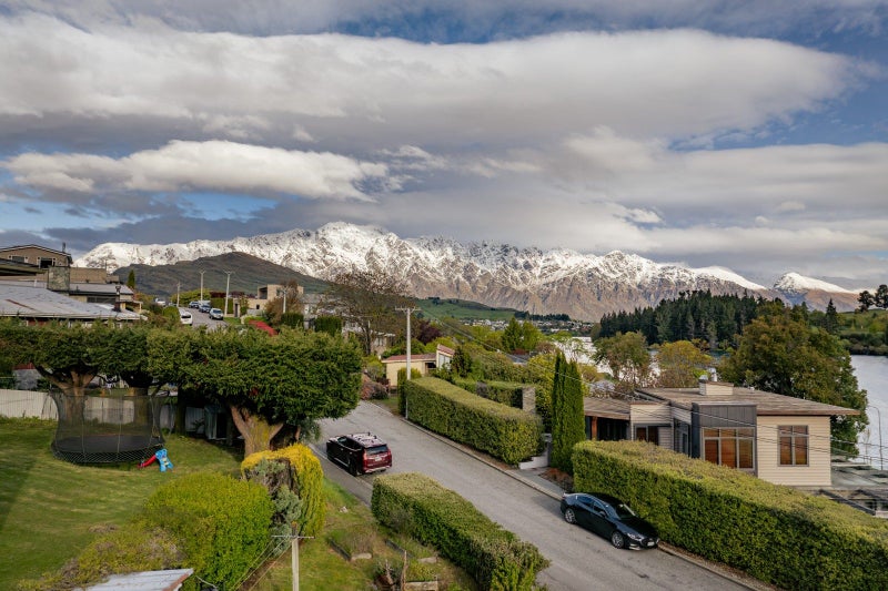 1 Suburb Street, Queenstown, Queenstown - Carousel 40