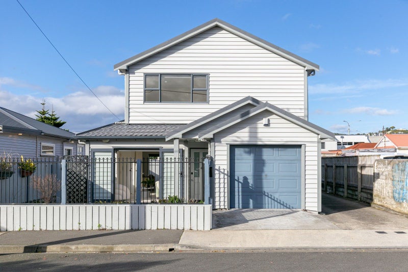 12 Kauri Street, Miramar, Wellington - Carousel 1