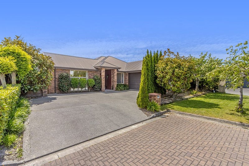 5 Grace Close, Aidanfield, Christchurch - Carousel 1