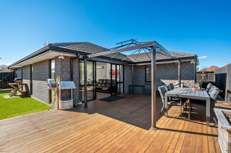 11 Eastbank Drive, Katikati, Katikati - Carousel 2