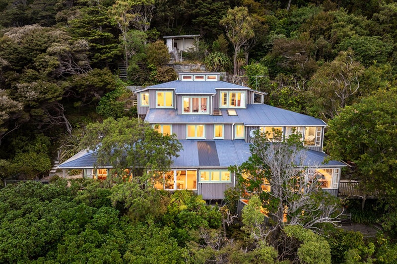 17 Mahina Road, Mahina Bay, Lower Hutt - Carousel 2