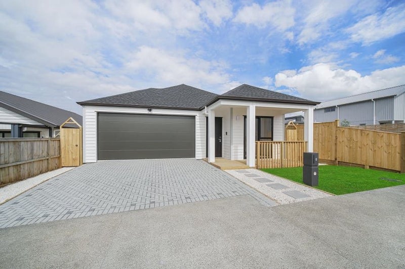 8 Enchantment Lane, Karaka, Papakura - Carousel 1