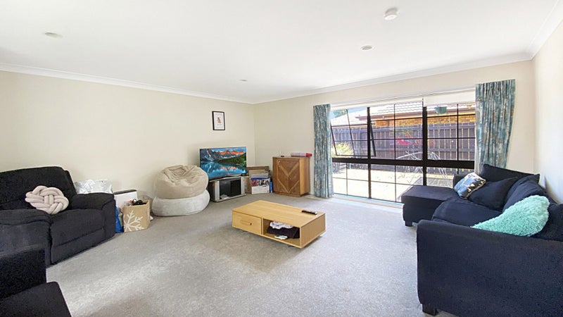 9 Jessika Place, Conifer Grove, Takanini - Carousel 2