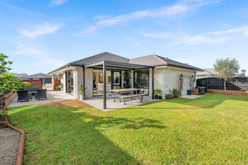 26 Kitemaunga Avenue, One Tree Point - Carousel 1
