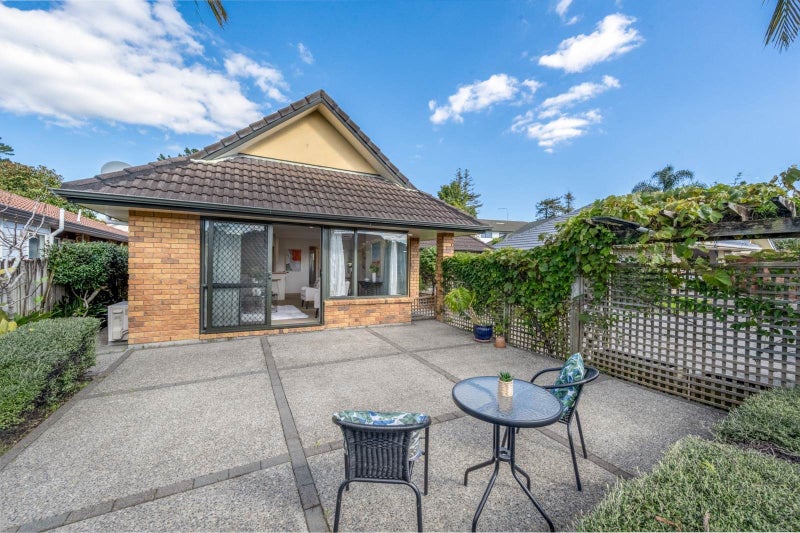 3/6 Marbeth Court, Botany Downs, Auckland - Carousel 2