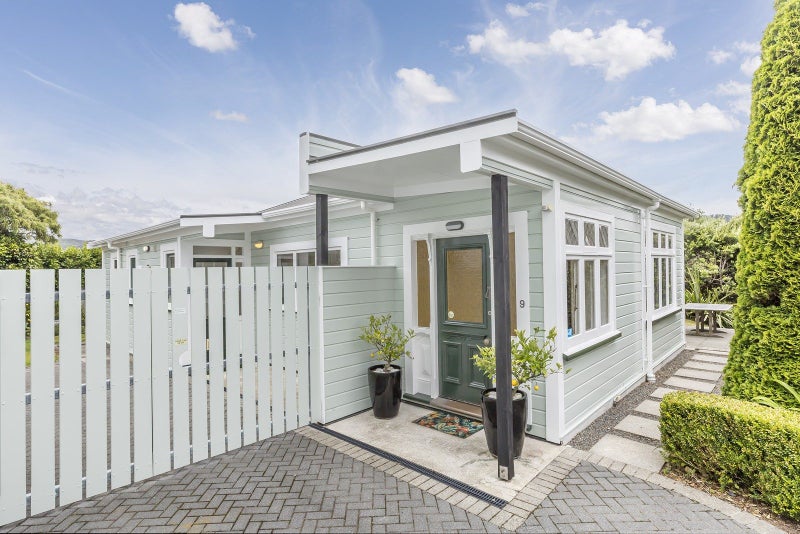 9 West Road, Northland, Wellington - Carousel 2