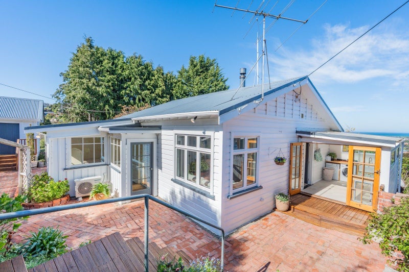 14 Tower Avenue, Waverley, Dunedin - Carousel 1