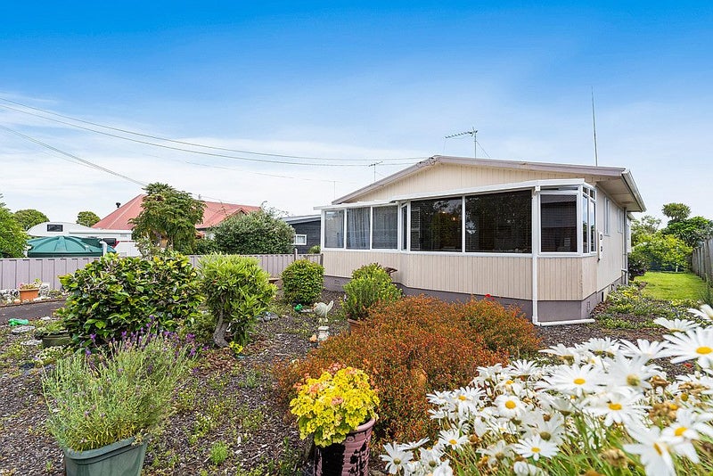 88 Second View Avenue, Beachlands, Auckland - Carousel 1