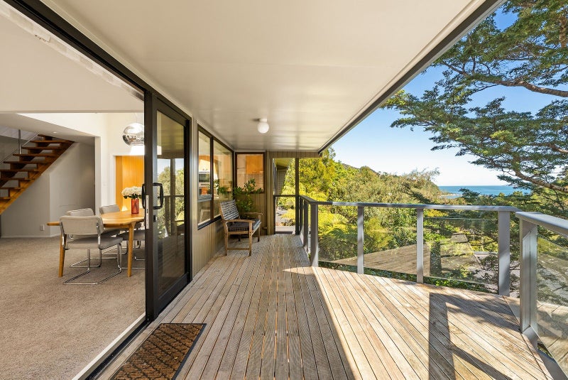136 Cheviot Road, Lowry Bay, Eastbourne, Lower Hutt, Wellington - Carousel 1