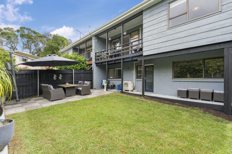 2/10 Seaton Road, Murrays Bay, Auckland - Carousel 1