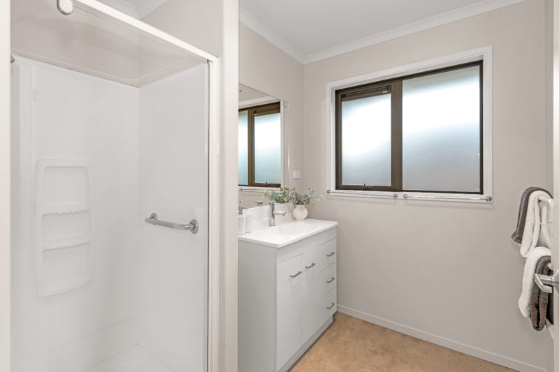 10B Sutton Place, Dallington, Christchurch - Carousel 12