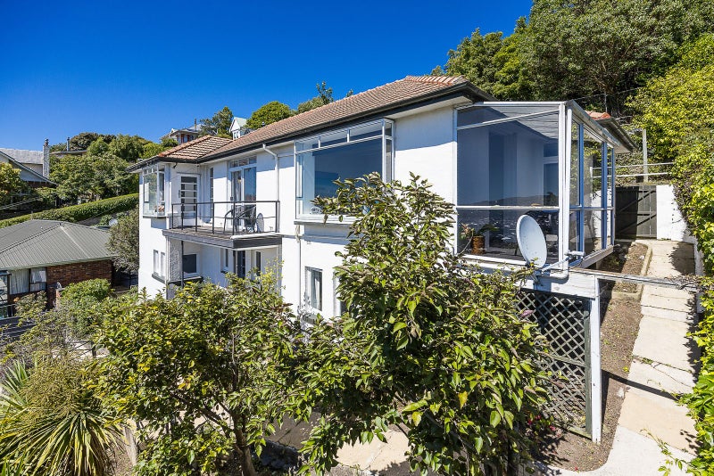 42 Easther Crescent, Kew, Dunedin - Carousel 1