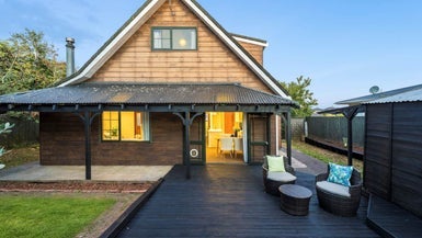 8A Longburn Road, Henderson, Auckland - Carousel 1