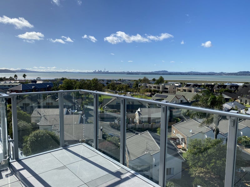 5F/84 Gunner Drive, Te Atatu Peninsula, Auckland - Carousel 1