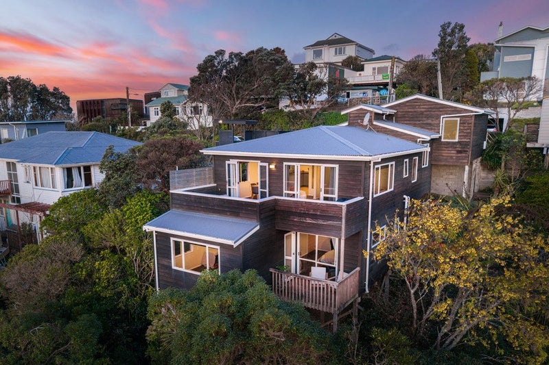 81 Nevay Road, Miramar, Wellington - Carousel 1