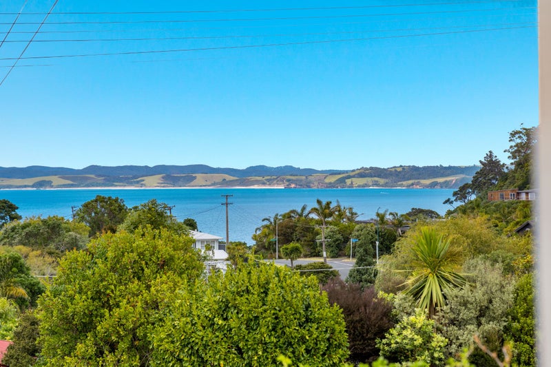 16 Sea View Road, Leigh, Leigh - Carousel 2